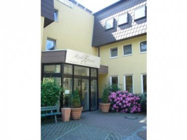 Eingang zur Residenz Zehlendorf in Berlin