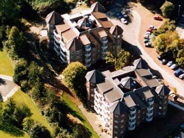 Lufaufnahme der Erftflora Wohn- und Pflegezentren in Bedburg