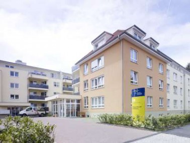 Haupteingang des Pflegewohnstifts Babelsberg in Potsdam