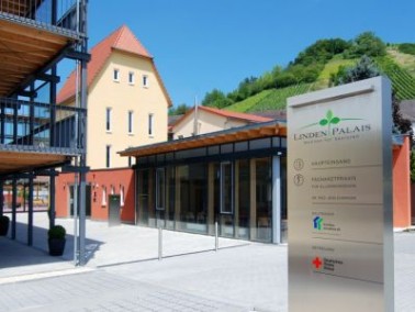 Eingang zum LindenPalais - Wohnen für Senioren in Niedernhall am Kocher Betreute Wohnungen