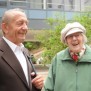 Bewohner erkunden Neubau des Zamenhofs in Stuttgart