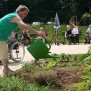 Wer Lust zur Gartenarbeit hat, darf gerne mithelfen!