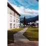Garten vor dem CURANUM Seniorenpflegezentrum St. Vinzenz