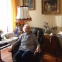 Seniorin in Bewohnerzimmer im Haus Kaysersberg der Albert Schweitzer Stiftung - Wohnen und Betreuen 