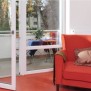 Jedes Appartement verfügt über eine Terrasse oder einen Balkon mit schönem Blick ins Grüne