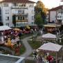 Die Gartenanlage des Seniorenzentrums bietet auch Platz um Feste zu feiern