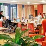 Aufenthaltsraum für gemeinsame Mahlzeiten und Freizeitaktivitäten