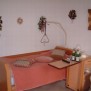 Zimmer mit Pflegebett in den Erftflora Wohn- und Pflegezentren in Bedburg
