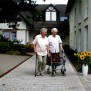 Behindertengerechte Wege rund um das Seniorenwohnheim
