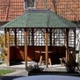 Der Garten um die Seniorenresidenz ist liebevoll angelegt