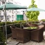 Die Anlage ist von Grün umgeben und bietet eine ruhige Atmosphäre im Altenzentrum Seniorenheim Ahrtal-Residenz in Bad Neuenahr-Ahrweiler