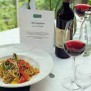 Im Restaurant zaubern die Köche Tag für Tag leckere Menüs auf den Tisch im Altenzentrum Seniorenheim Ahrtal-Residenz in Bad Neuenahr-Ahrweiler dazu