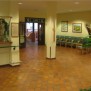 Die Empfangshalle und das Café im Altenzentrum St. Nikolaus