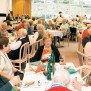 Im Speiseraum gibt es eine Auswahl an frischen, leckeren Gerichten im Altenheim Pflegeheim Senioren-Residenz Wohnstift Reppersberg in Saarbrücken