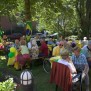 Im Sommer wird im Garten der Alloheim Seniorenresidenz und Pflegeheim "An der Elbe" in Wedel gefeiert