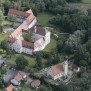 Das BRK Seniorenheim Schloss Eggmühl in Schierling aus der Vogelperspektive