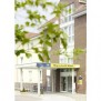 Eingang des Pflegewohnstifts Hönow bei Berlin