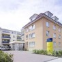 Haupteingang zum Service-Wohnen Babelsberg in Potsdam