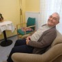 Senior in seinem Zimmer im Alten- und Pflegeheim Haus Bliesaue in Ottweiler