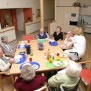 Der Mittagstisch im Demezbereich im Altenzentrum St. Martin der stiftung st. franziskus heiligenbronn in Geislingen