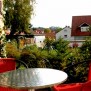 Sonnige Terrasse im Seniorenpflegezentrum Drei Linden