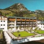 Seniorenheim Villa Montis vor Bergpanorama in Bad Hindelang