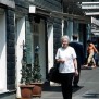 Geschäfte, Cafés und Restaurants oder Ärzte sind in wenigen Minuten zu Fuß erreichbar