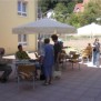 Das Café ist ein beliebter Treffpunkt der Bewohner