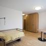 Ein Beispielzimmer, das durch eigene Möbel ergänzt werden kann im Senioren-Zentrum "Haus Reppenstedt" Reppenstedt 
