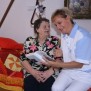 Schwester Monika und Frau Vogler in deren Zimmer