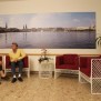 In den Aufenthaltsbereichen trifft man sich zum Plaudern im Alten- und Pflegeheim Haus Weinberg im Park der Stiftung