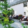 Innenhof der GDA Seniorenresidenz Schwiecheldthaus in Goslar