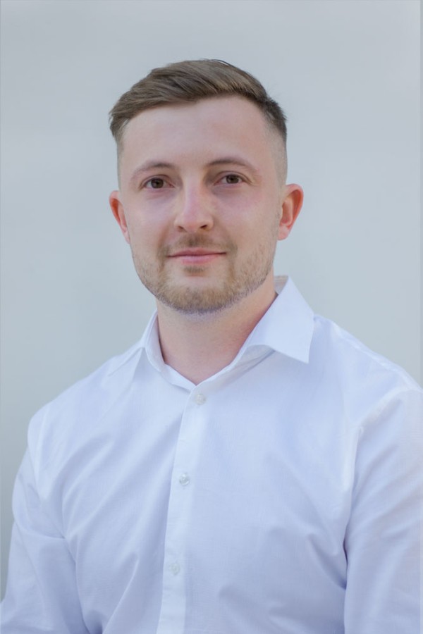 Edwin, Online Marketing